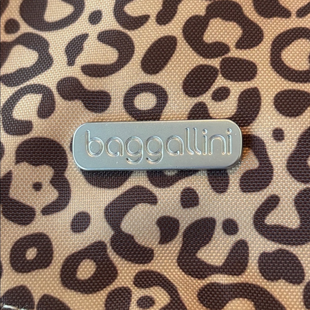 Baggallini Leopard Print Crossbody Bag + Matching Pouch Set - Picture 10 of 10